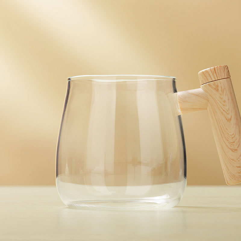 Helautomatisk kaffekopp med rørepinne