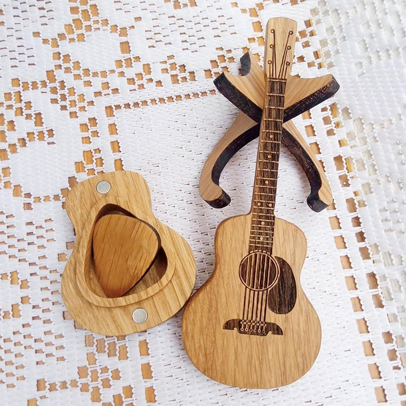 Gitarformet plekterholder i tre