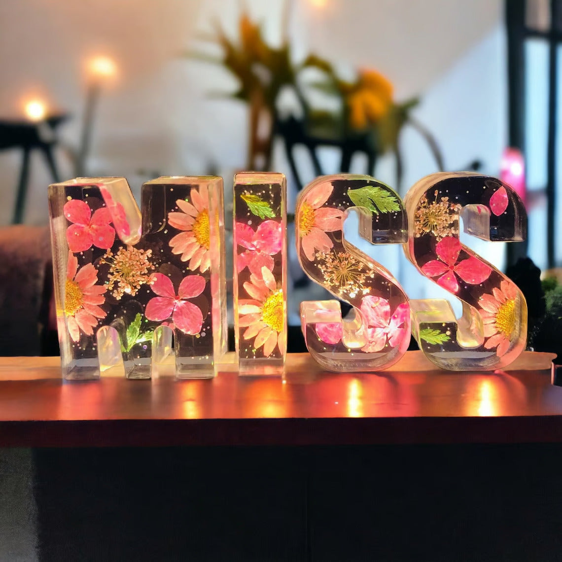 🌸Nattlampe med blomster i harpiks
